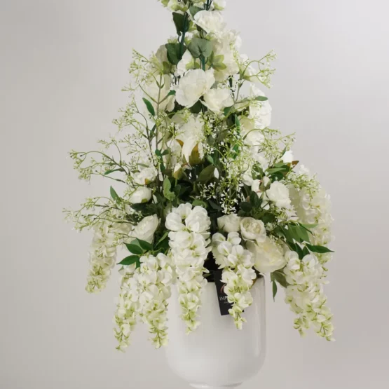 Malwy i Wisteria w Naczyniu Ceramicznym Malwy i Wisteria w Naczyniu Ceramicznym