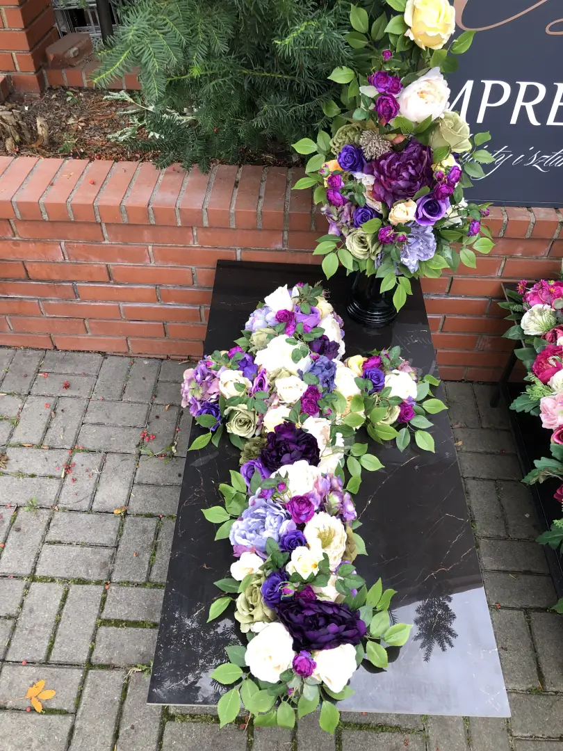 Zestaw nagrobny Krzyż z bukietem