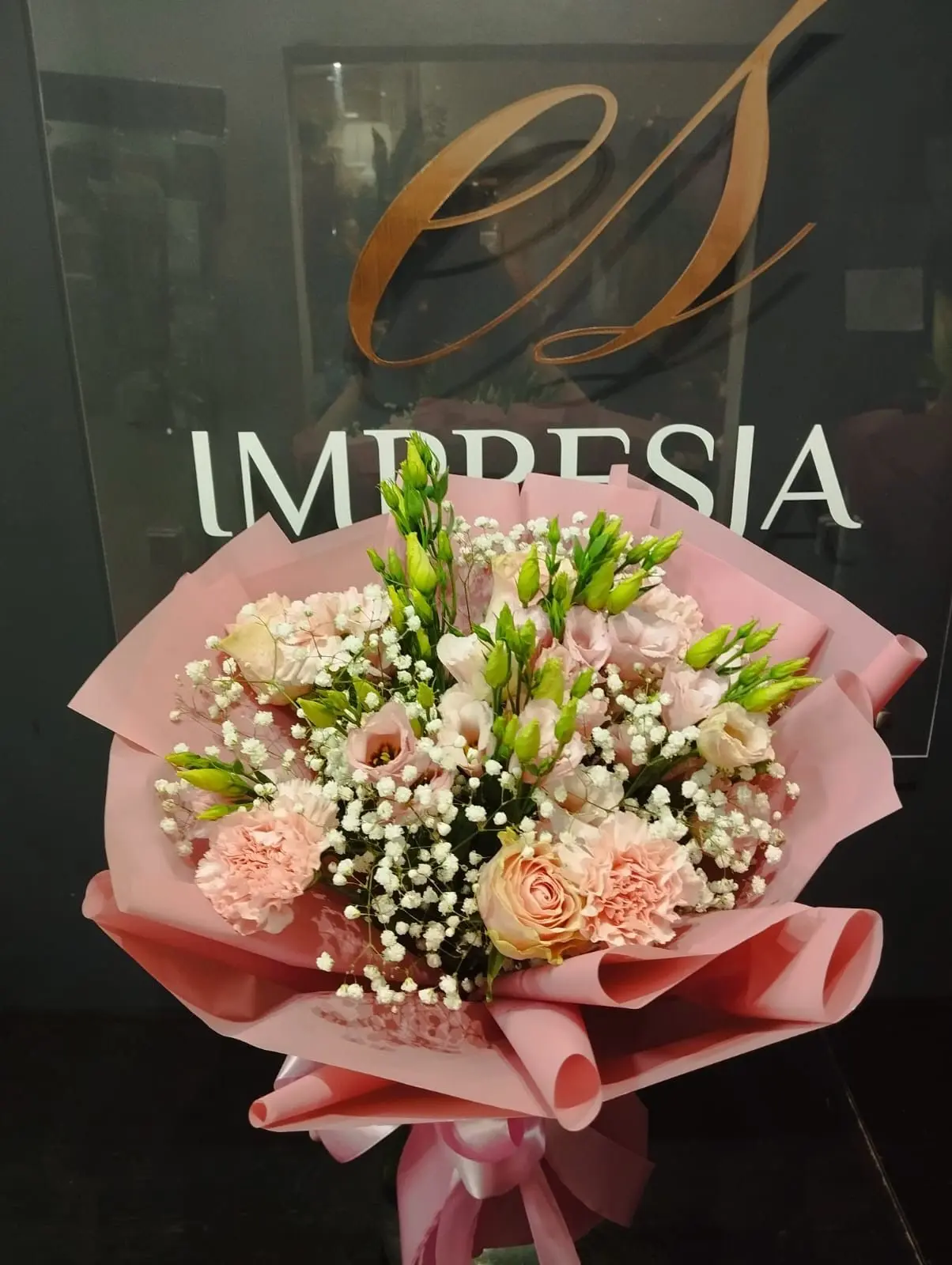 Bukiet różowy z eustomą - obrazek 2