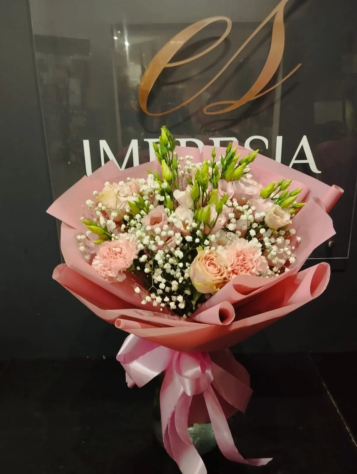 Bukiet różowy z eustomą - obrazek 3