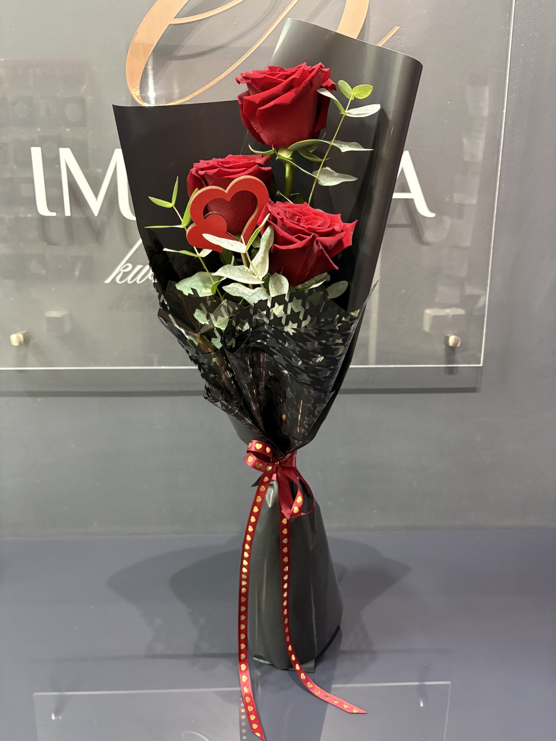 Bukiet czerwone róże z sercem