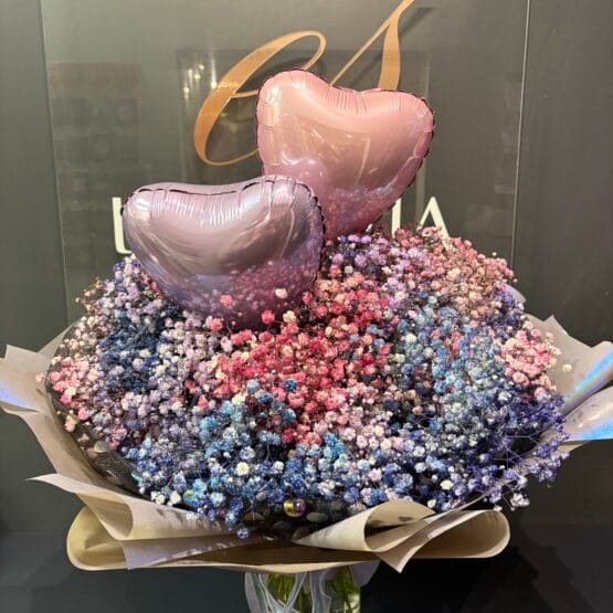 Bukiet z kolorową gipsówką