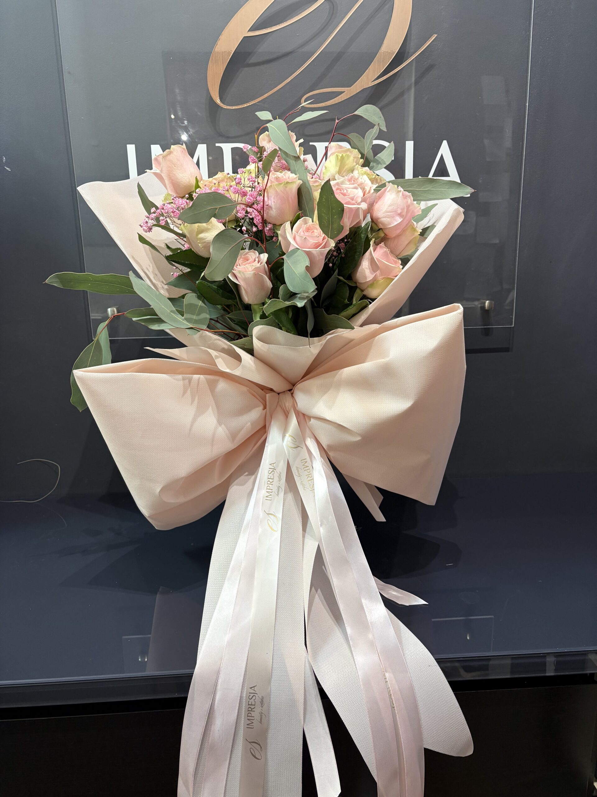 Bukiet różowy PREMIUM z kokardą