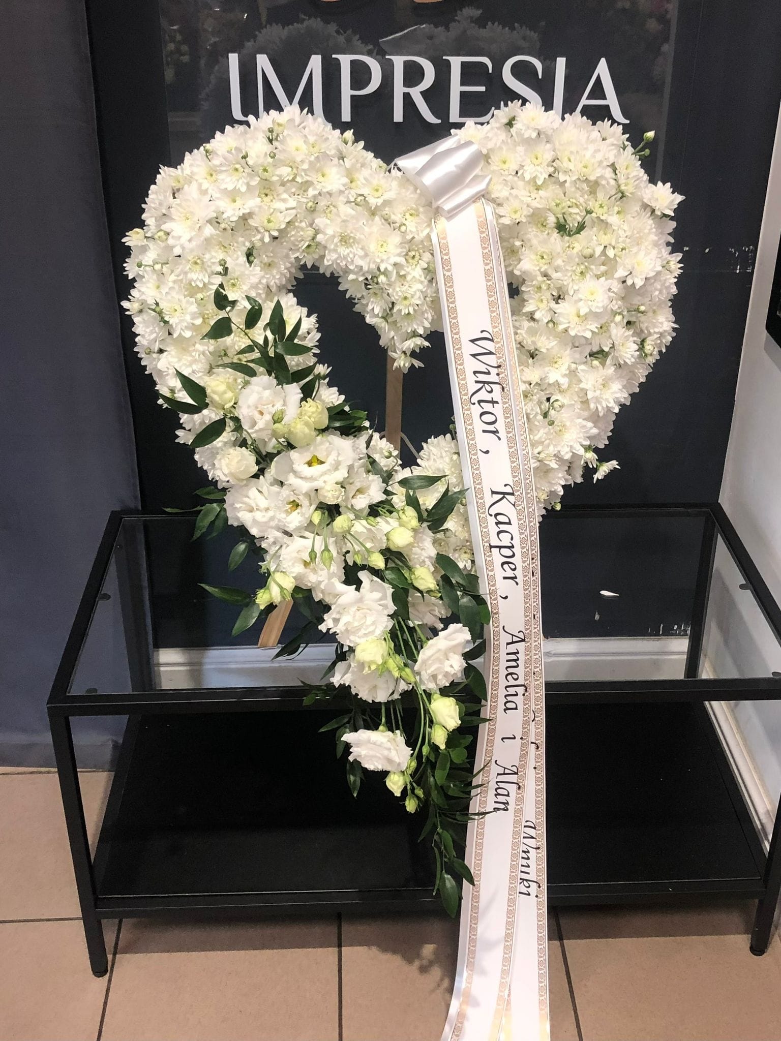 Wieniec z kwiatów żywych serduszko z margaretki