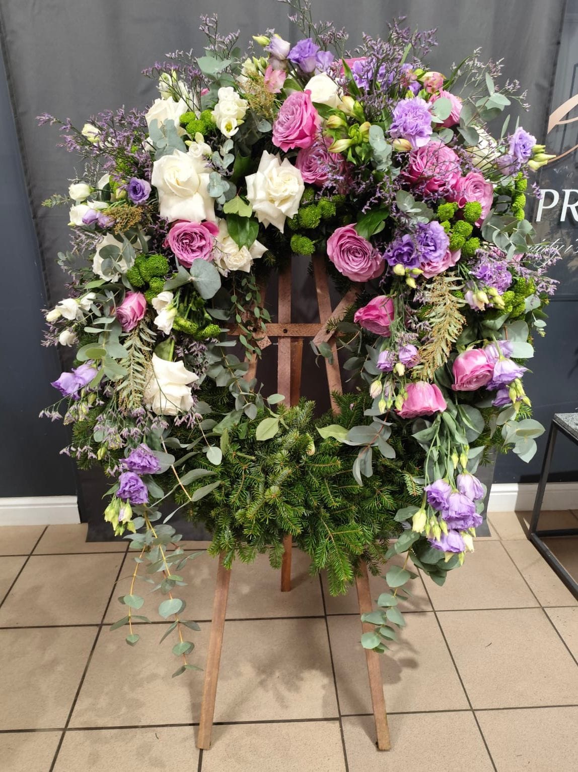 Wieniec z kwiatów żywych delikatne fiolety