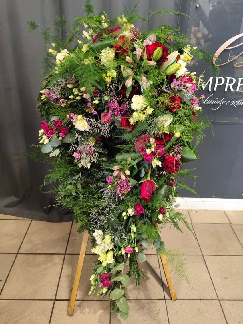 Wieniec z kwiatów żywych mix kwiatów