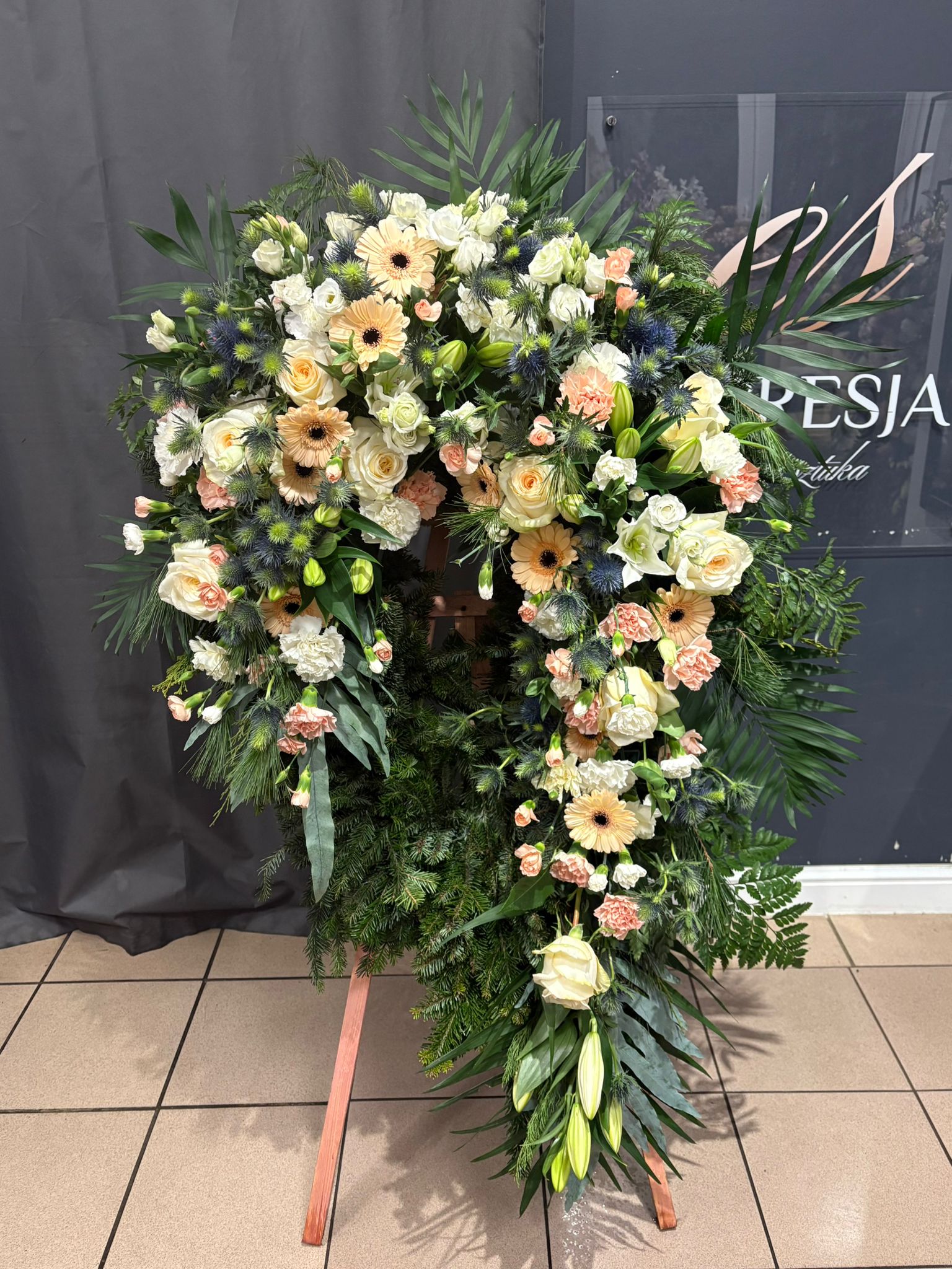 Wieniec kremowy z mikołajkiem