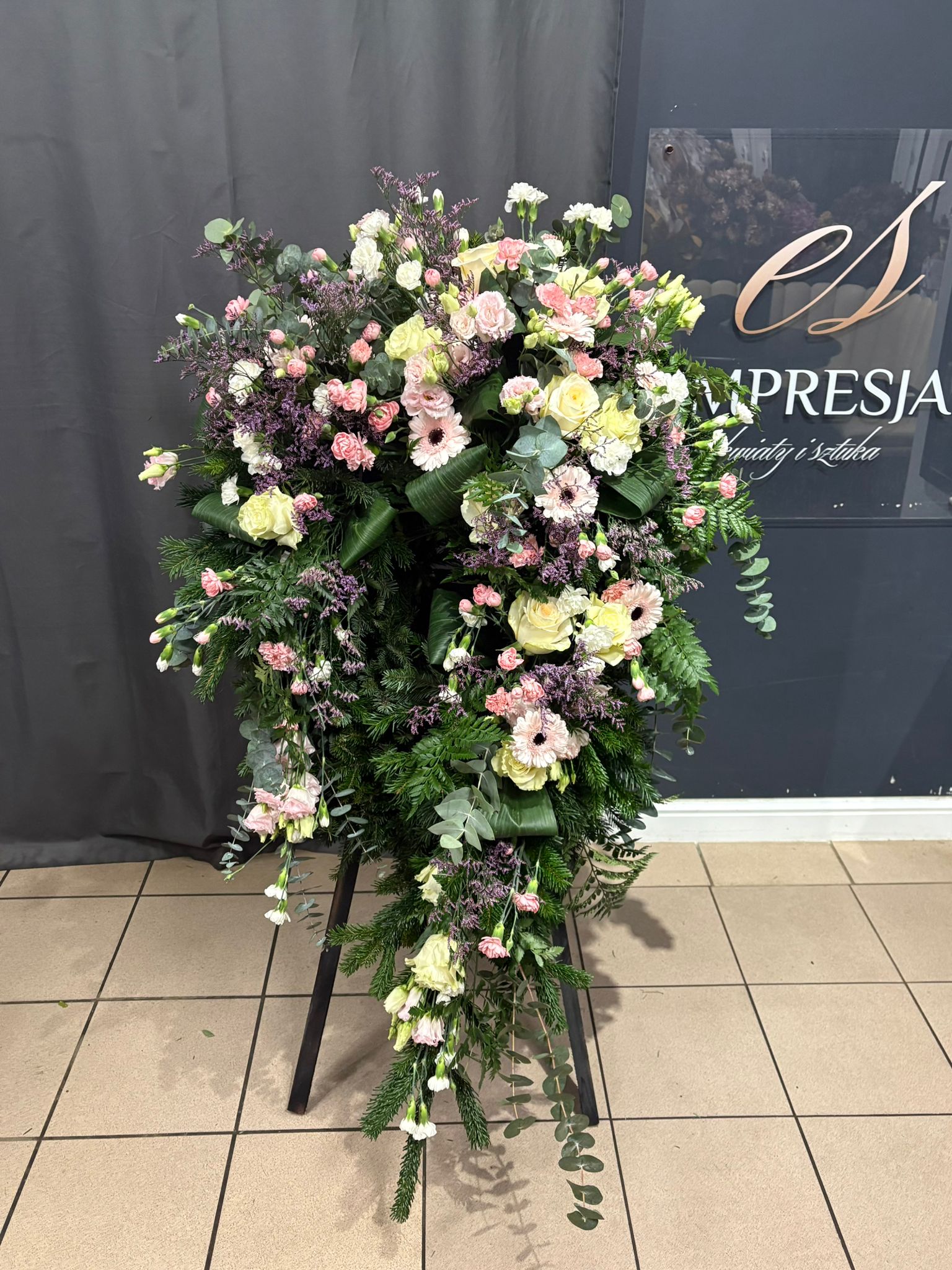 Wieniec jasne kwiaty z limonium