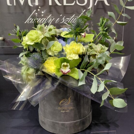 Flowerbox z limonkowymi kwiatami