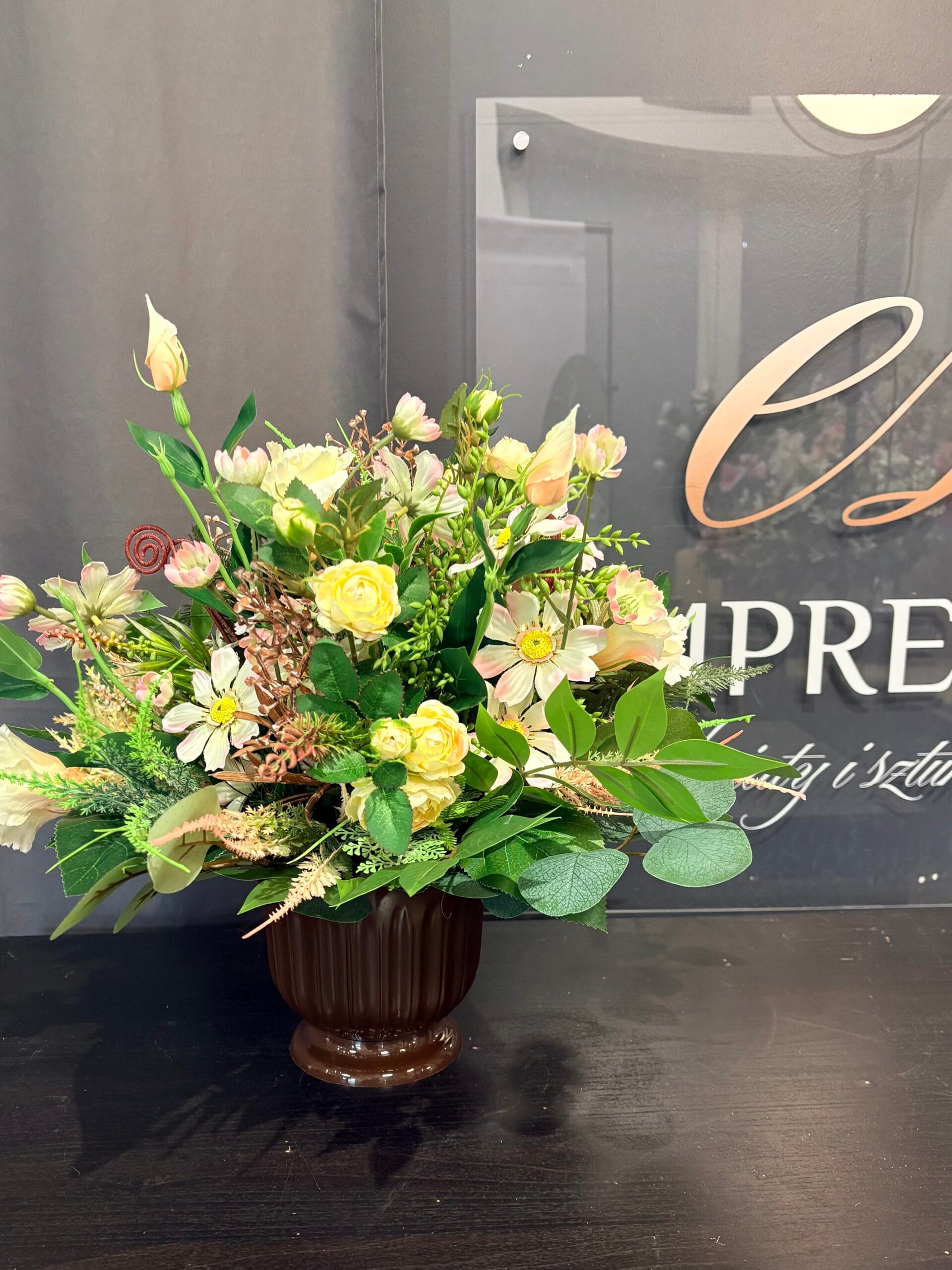 Kompozycja sztuczna pastelowa elegancja