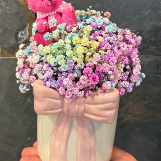 Ceramiczny flowerbox z kokardą i misiem