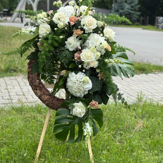Wieniec z kwiatów żywych nowoczesna elegancja