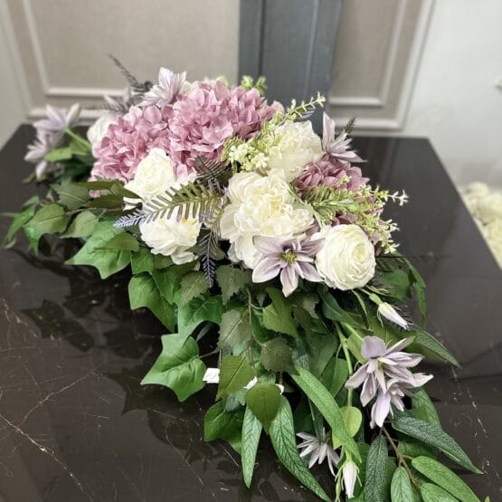 Kompozycja sztuczna różowa hortensja i clematis
